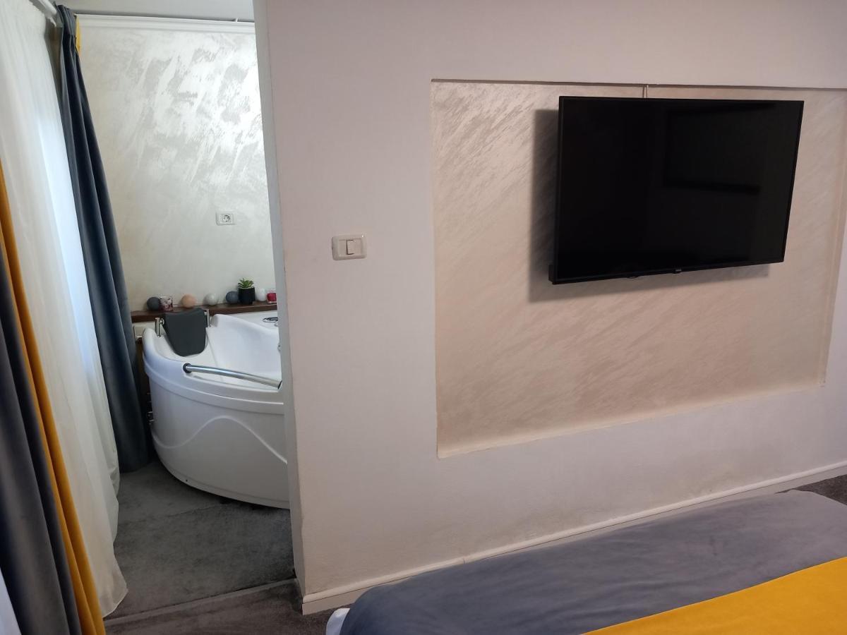 Vila Davison Târgu Jiu Buitenkant foto